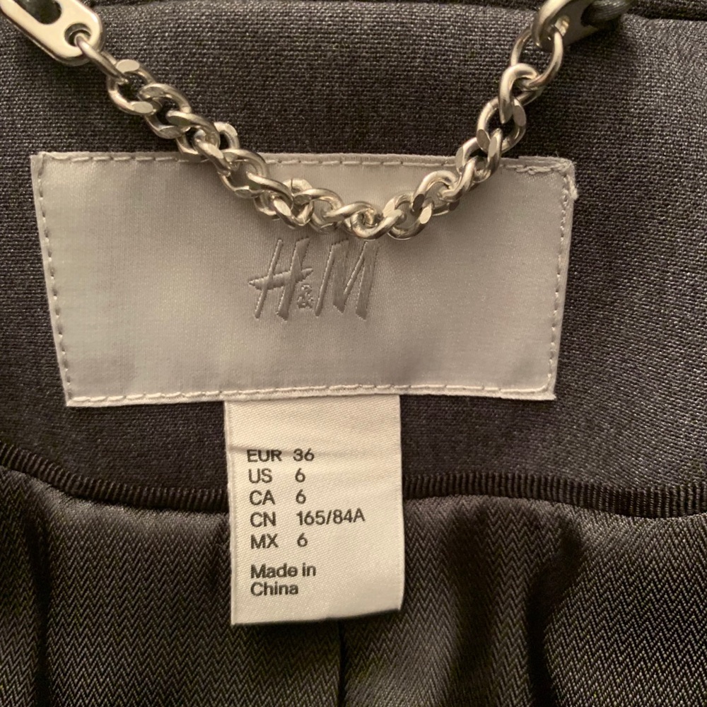 H&M Gray Blazer~Size 6 - Picture 6 of 6